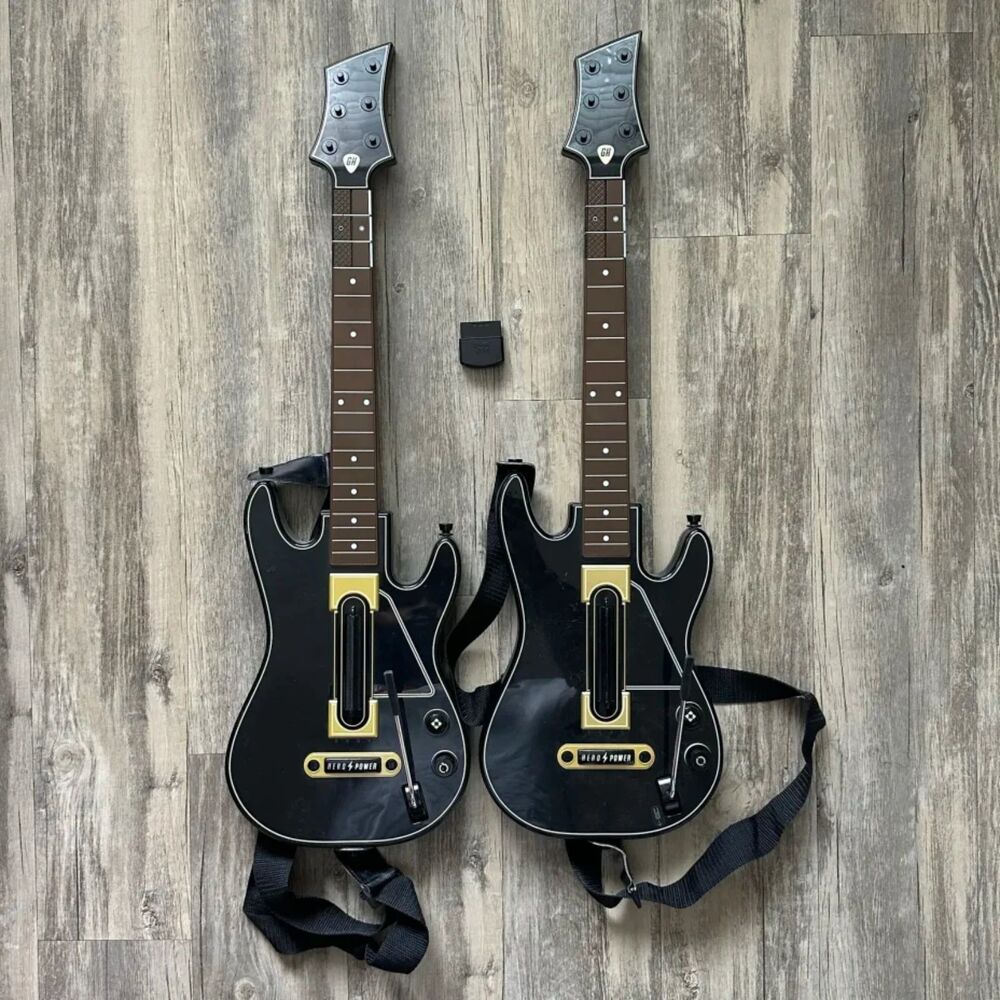 Guitar Hero Live Wireless Guitar Bundle & Kramer Striker Wireless Receiver